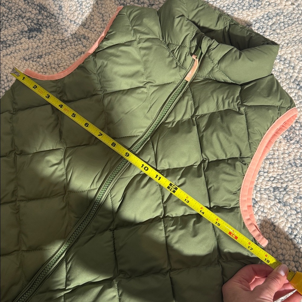 Vineyard Vines Olive Green Quilted Puffer with Pink Whale Logo - Picture 5 of 6